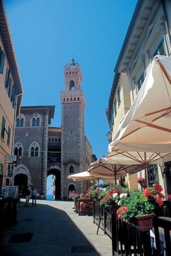 Tre Orologi Hotel Piombino Exterior photo